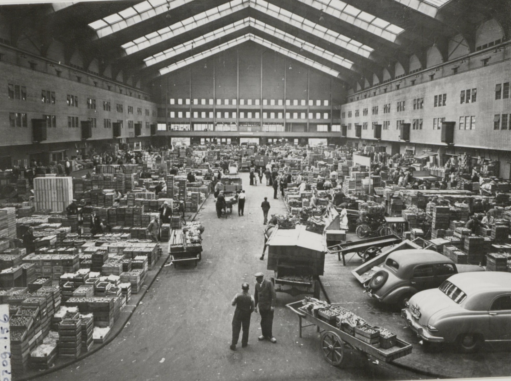 Historisch interieur van de Centrale Markthal Amsterdam